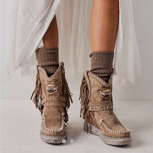 EL VAQUERO Arya Mocc Boots size 10